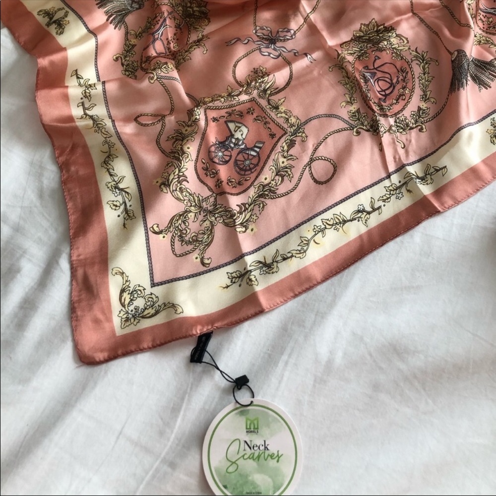 Silk scarf 💖 - Picture 4 of 7